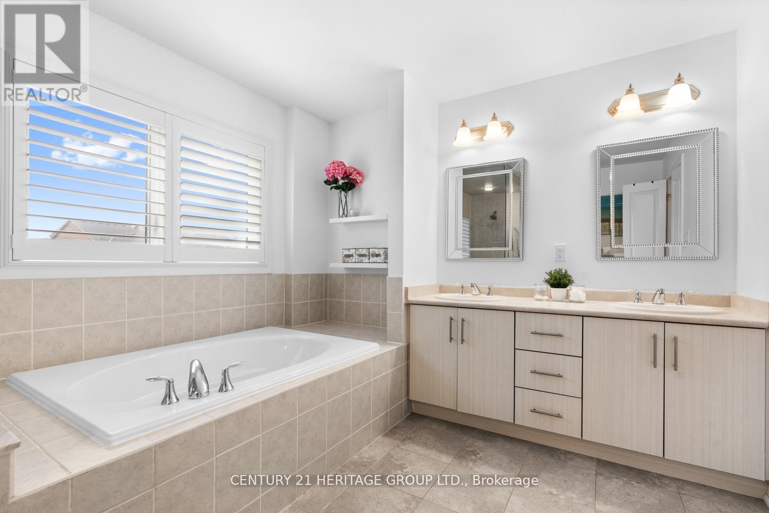 67 ALEX CAMPBELL CRESCENT - 26
