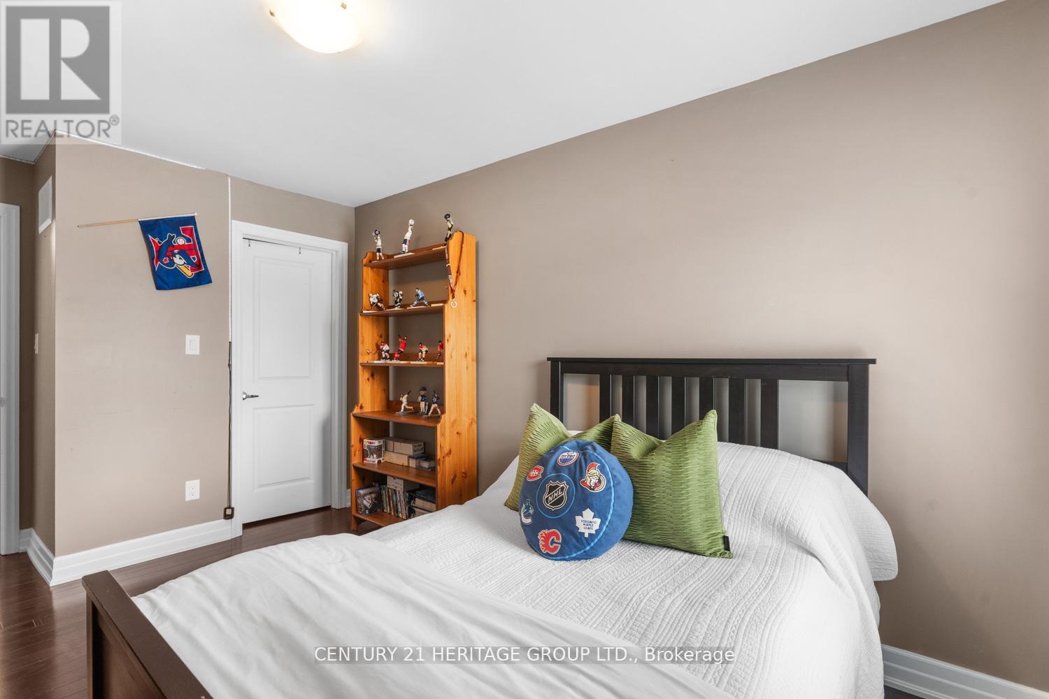 67 ALEX CAMPBELL CRESCENT - 31