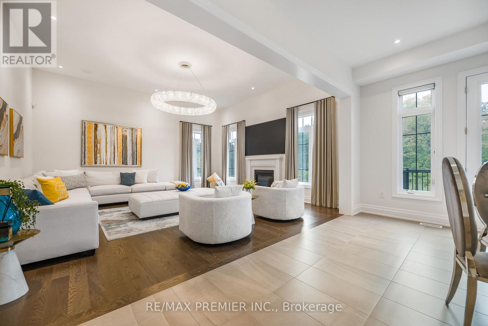 30 ENCLAVE COURT - 25