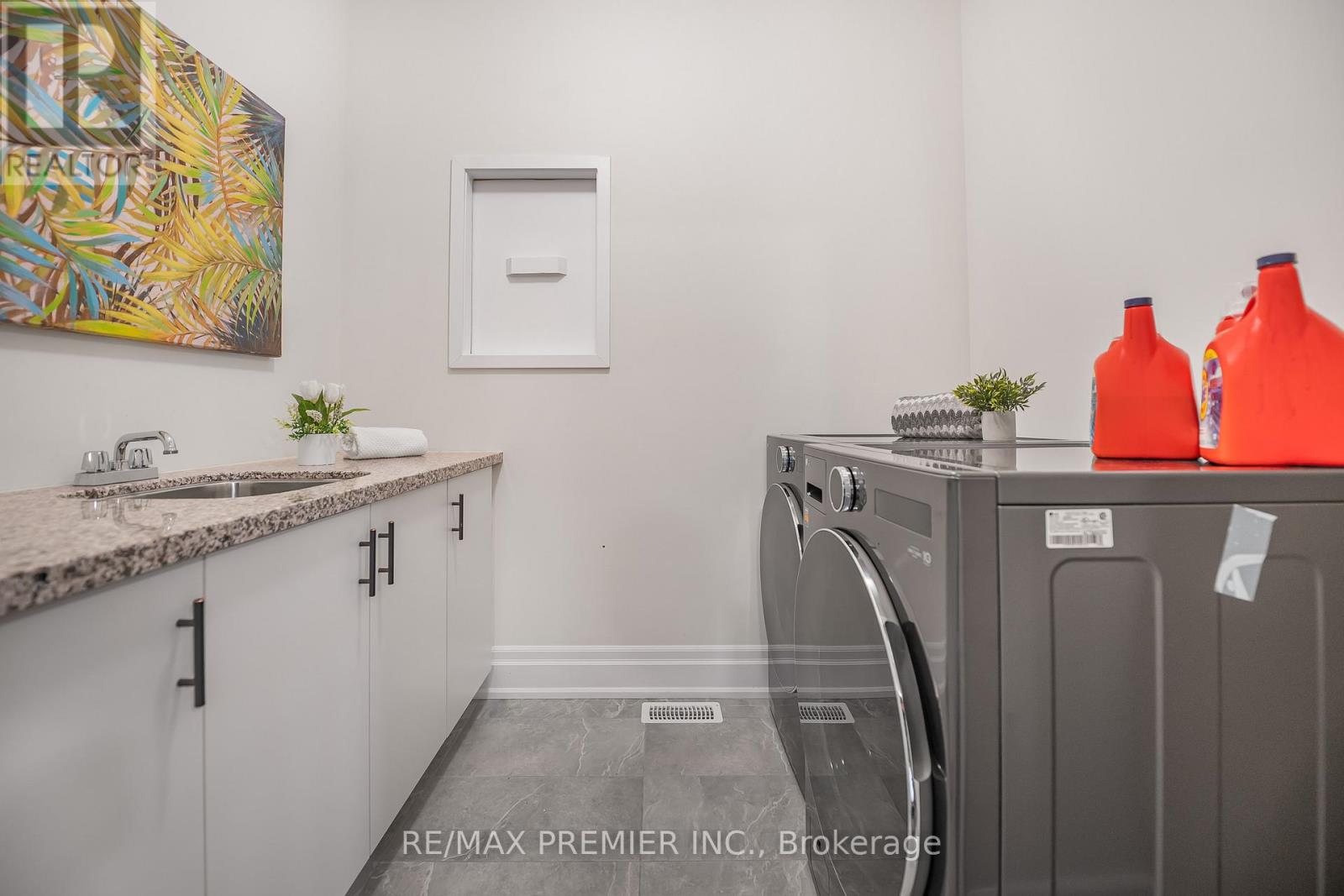 30 ENCLAVE COURT - 43