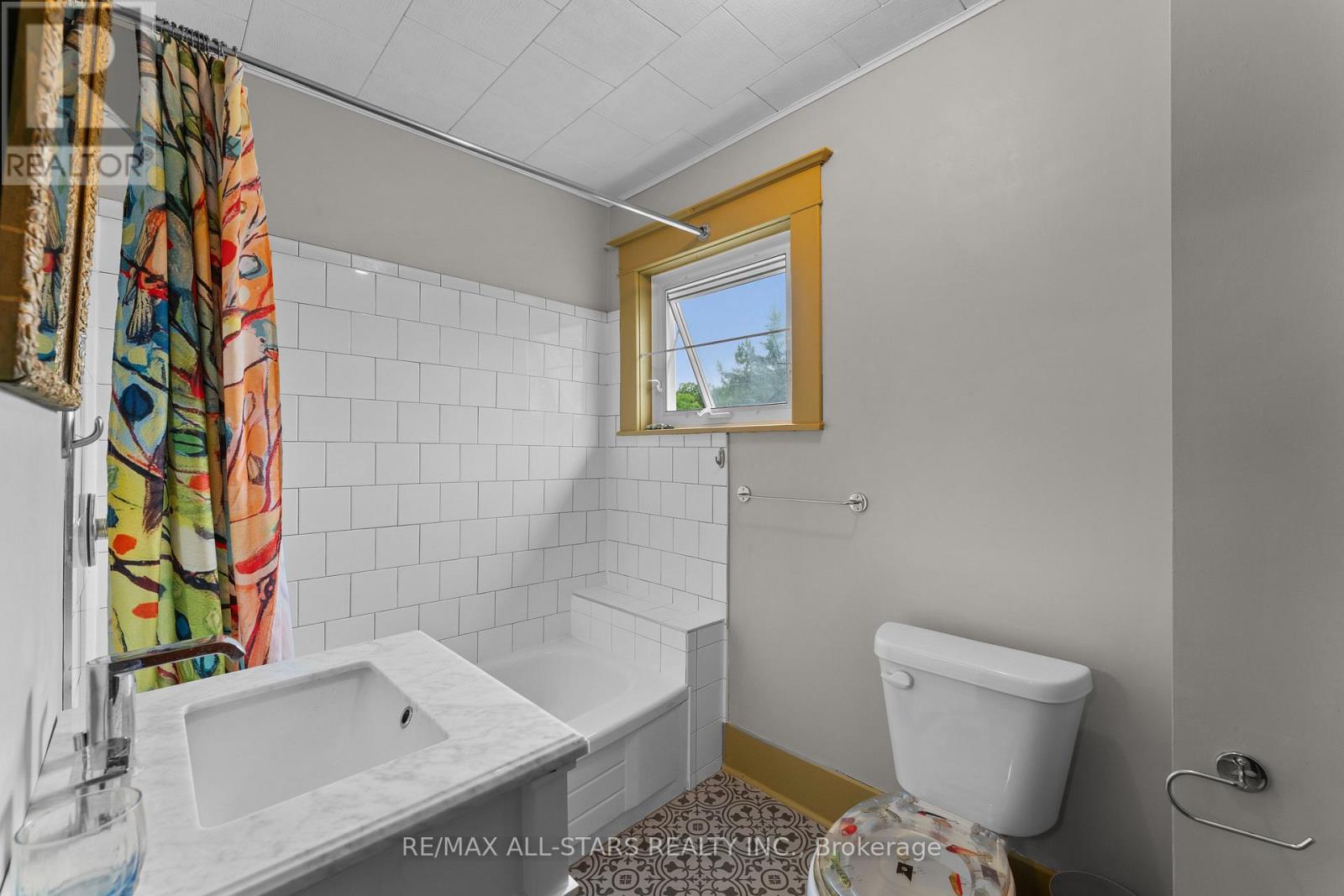 412 COOPER ROAD - 28