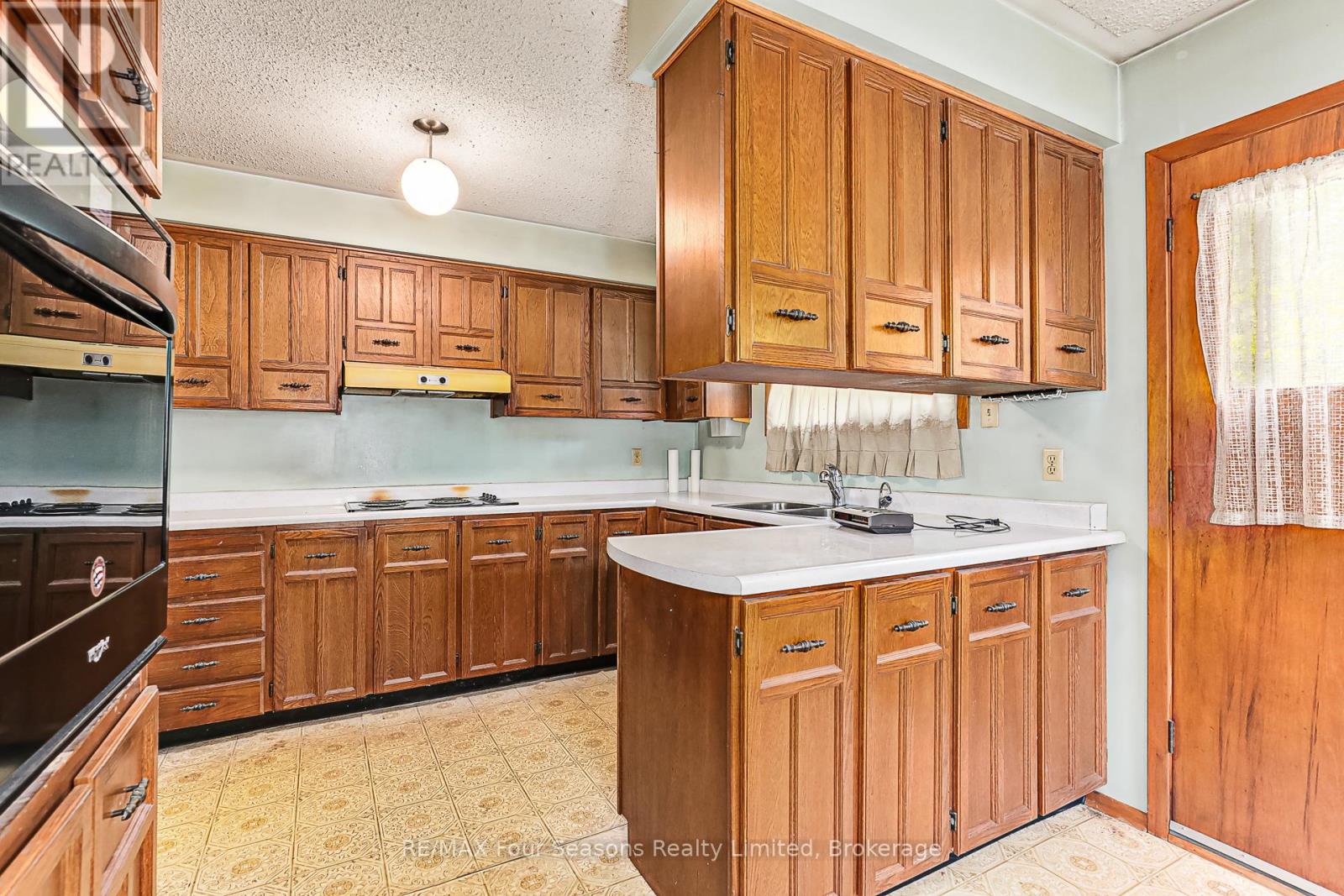 828 OXBOW PARK DRIVE - 7