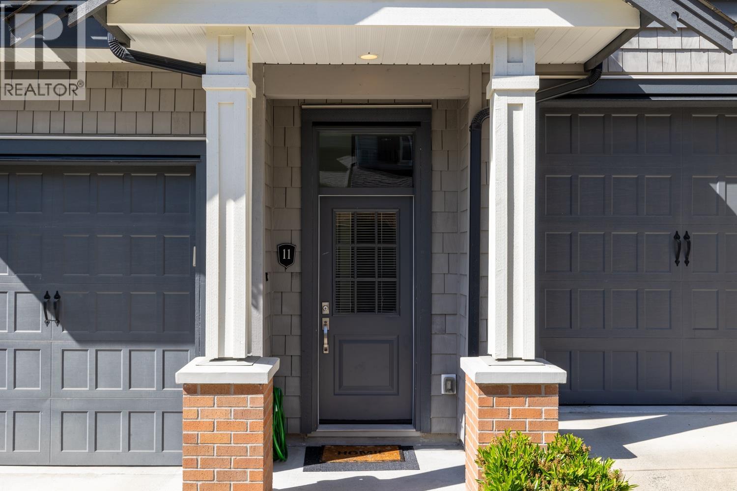 11 3470 HIGHLAND DRIVE — photo 2