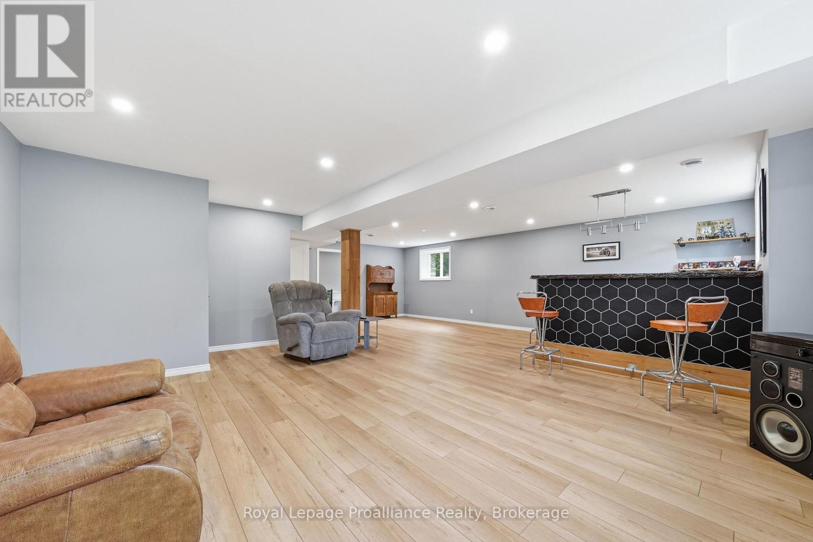 1258 SPRINGBROOK ROAD - 32