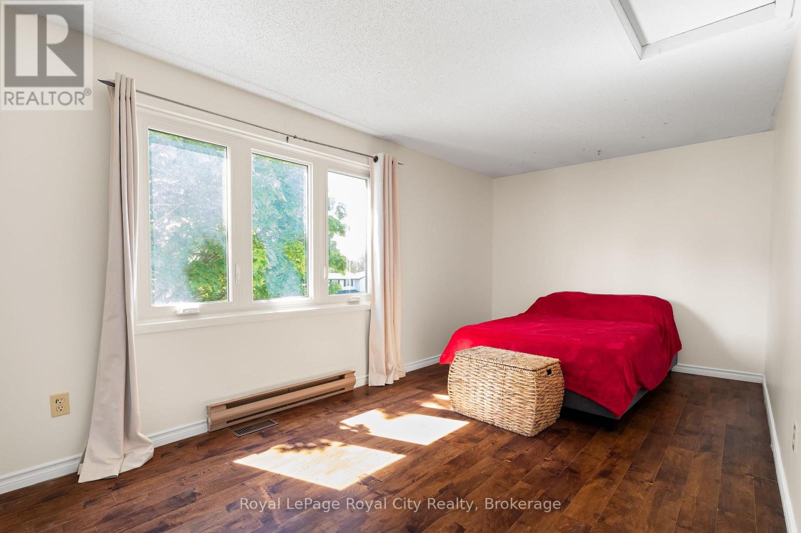 121 IMPERIAL ROAD N - 24