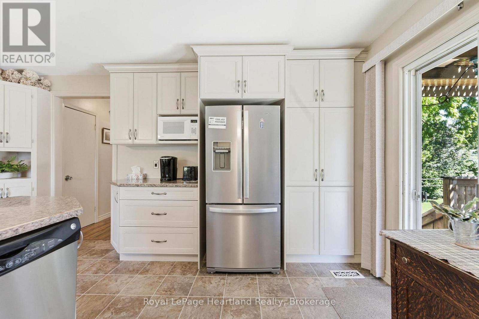 235 HINCKS STREET - Image 12