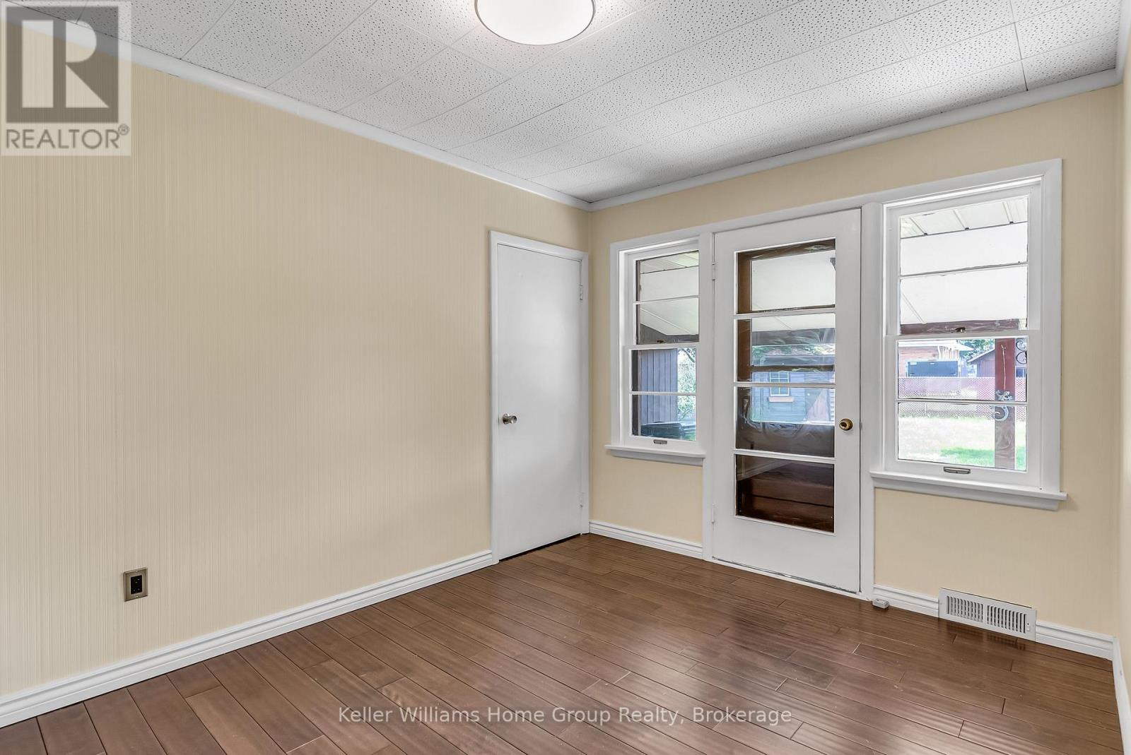 58 REYBURN AVENUE - 24