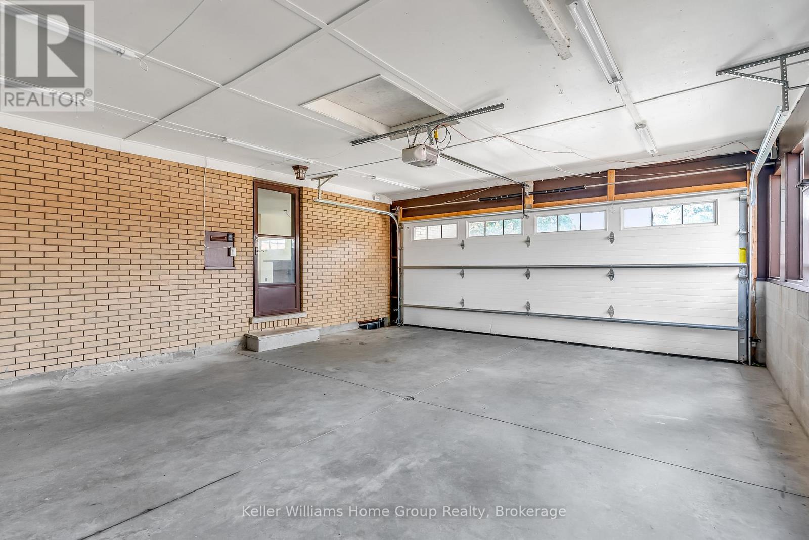 58 REYBURN AVENUE - 34