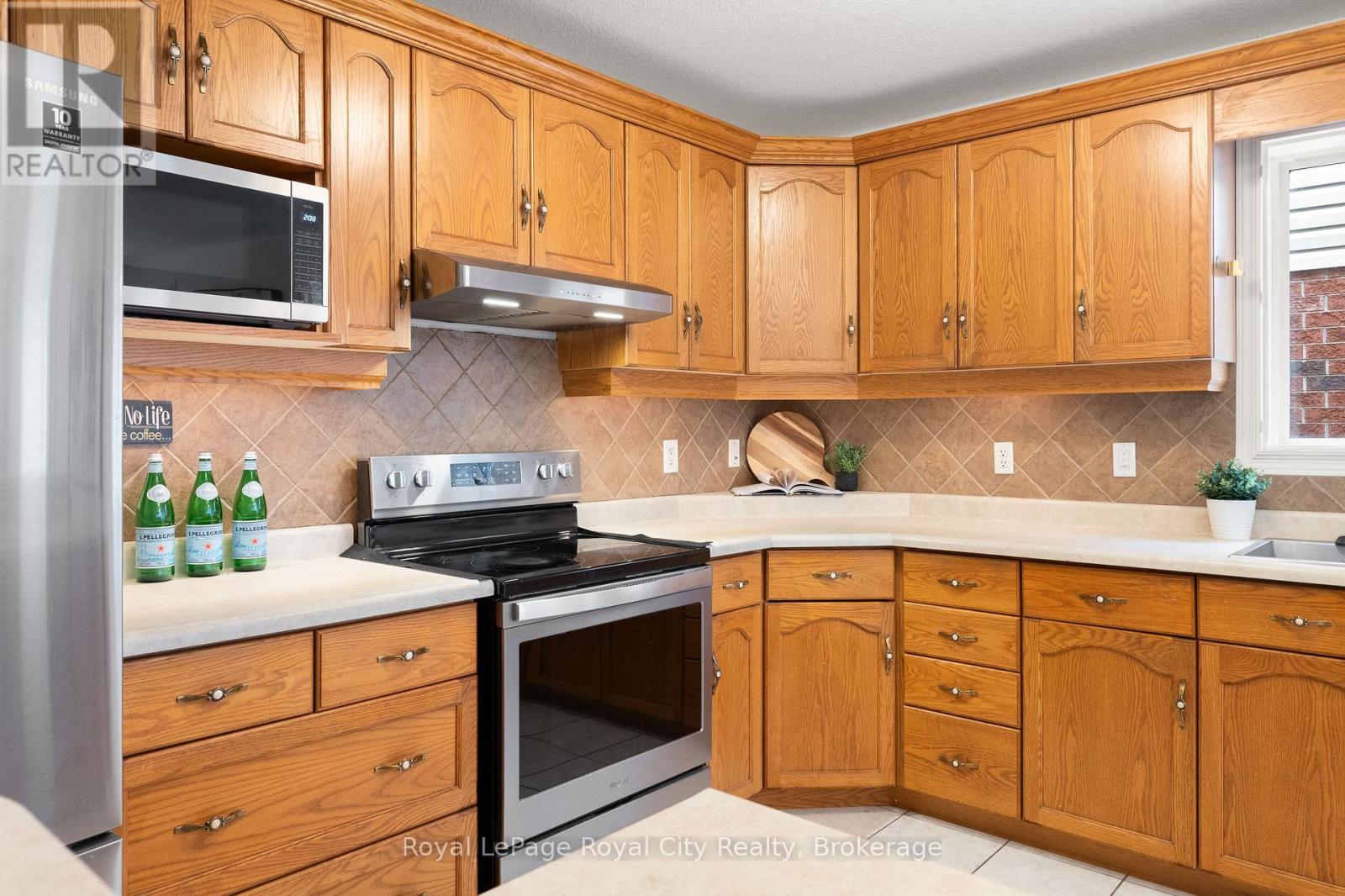 131 SWIFT CRESCENT - 19