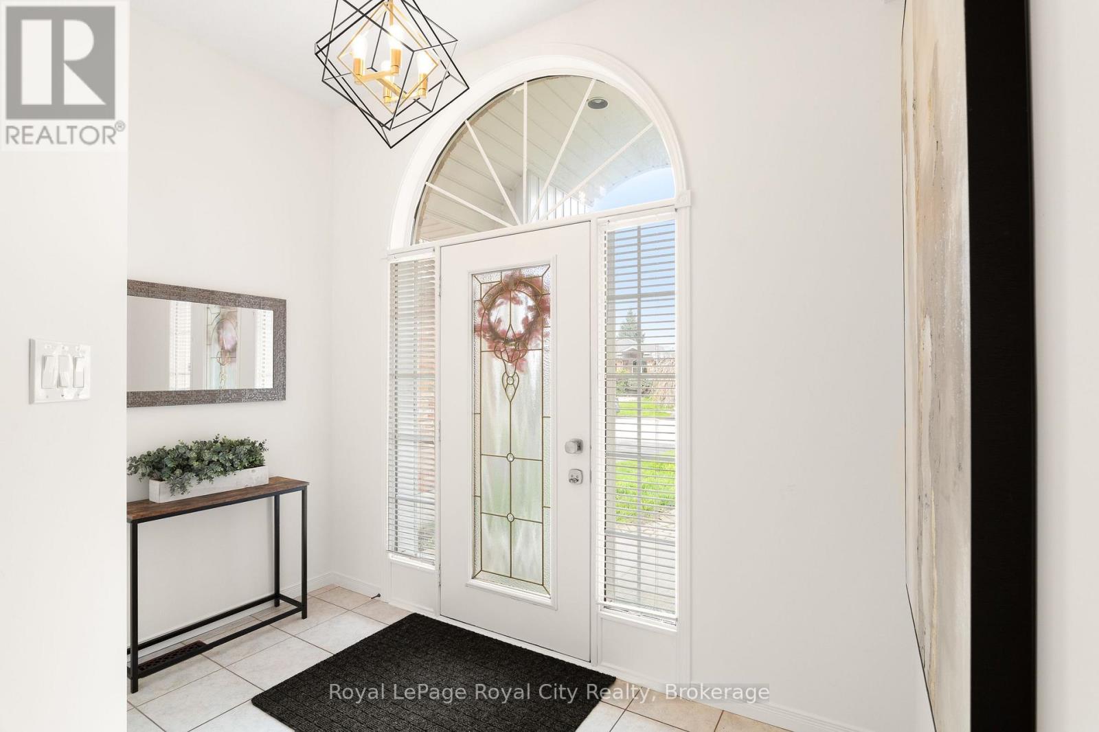 131 SWIFT CRESCENT - 3