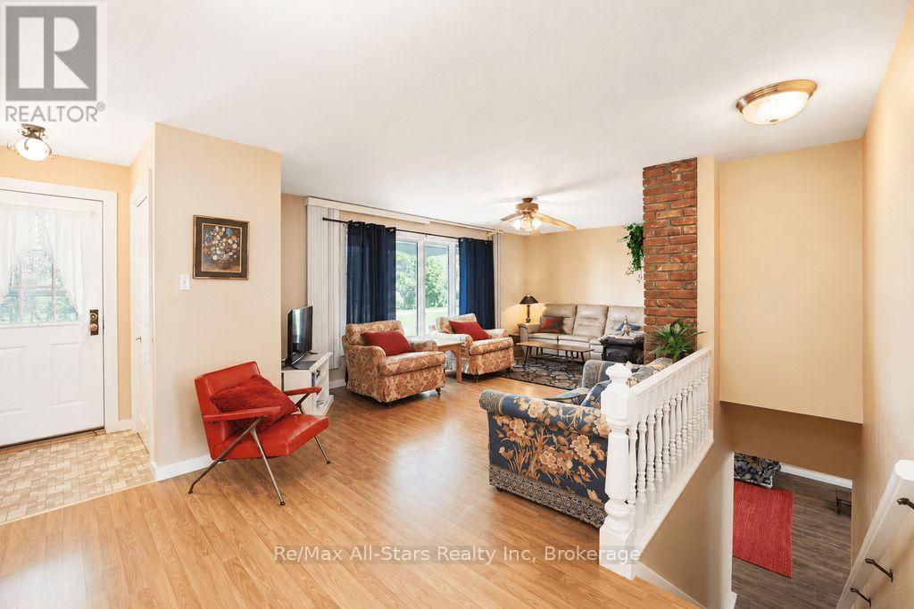 2386 60 Highway — photo 35