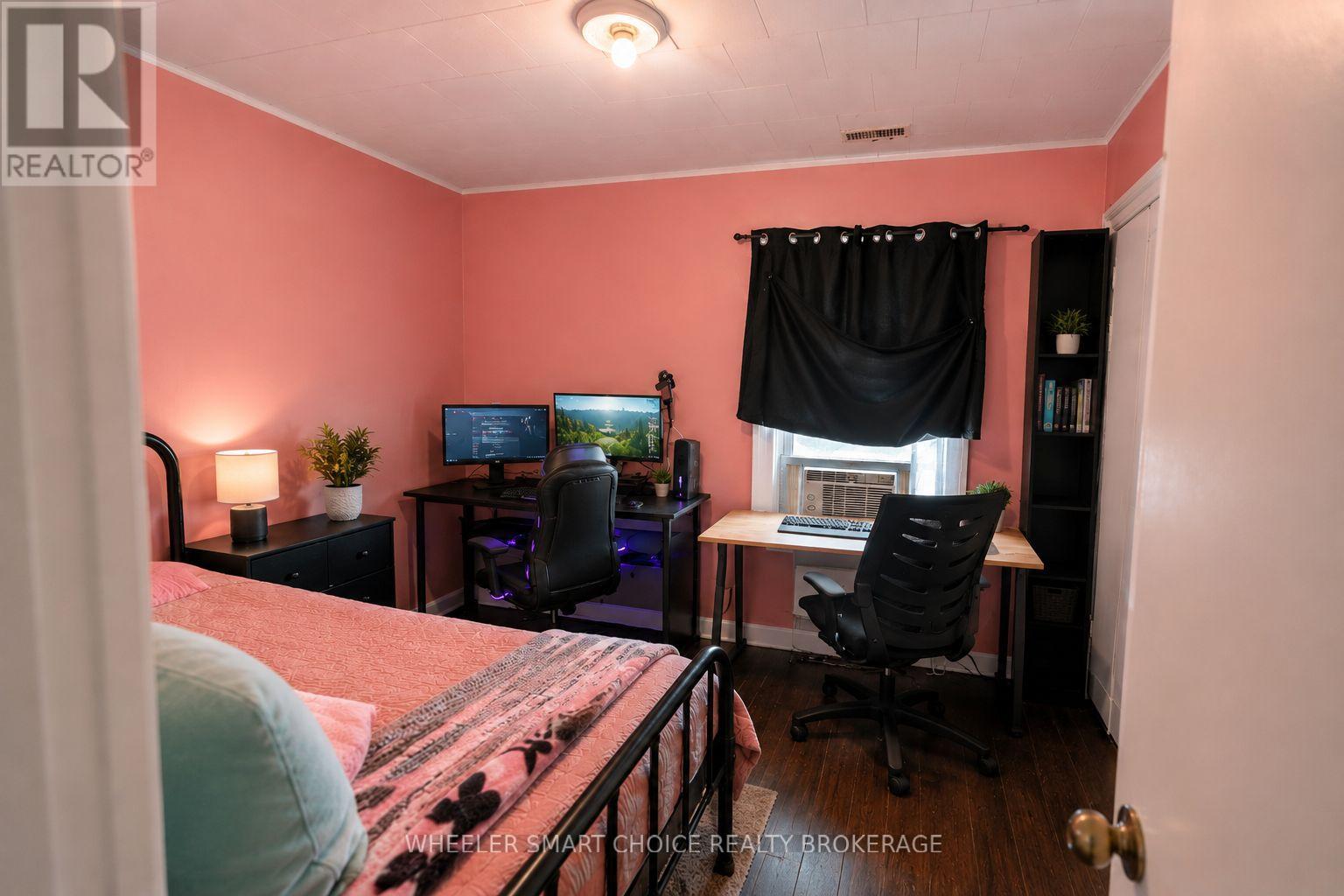 434-436 5TH STREET E - 12