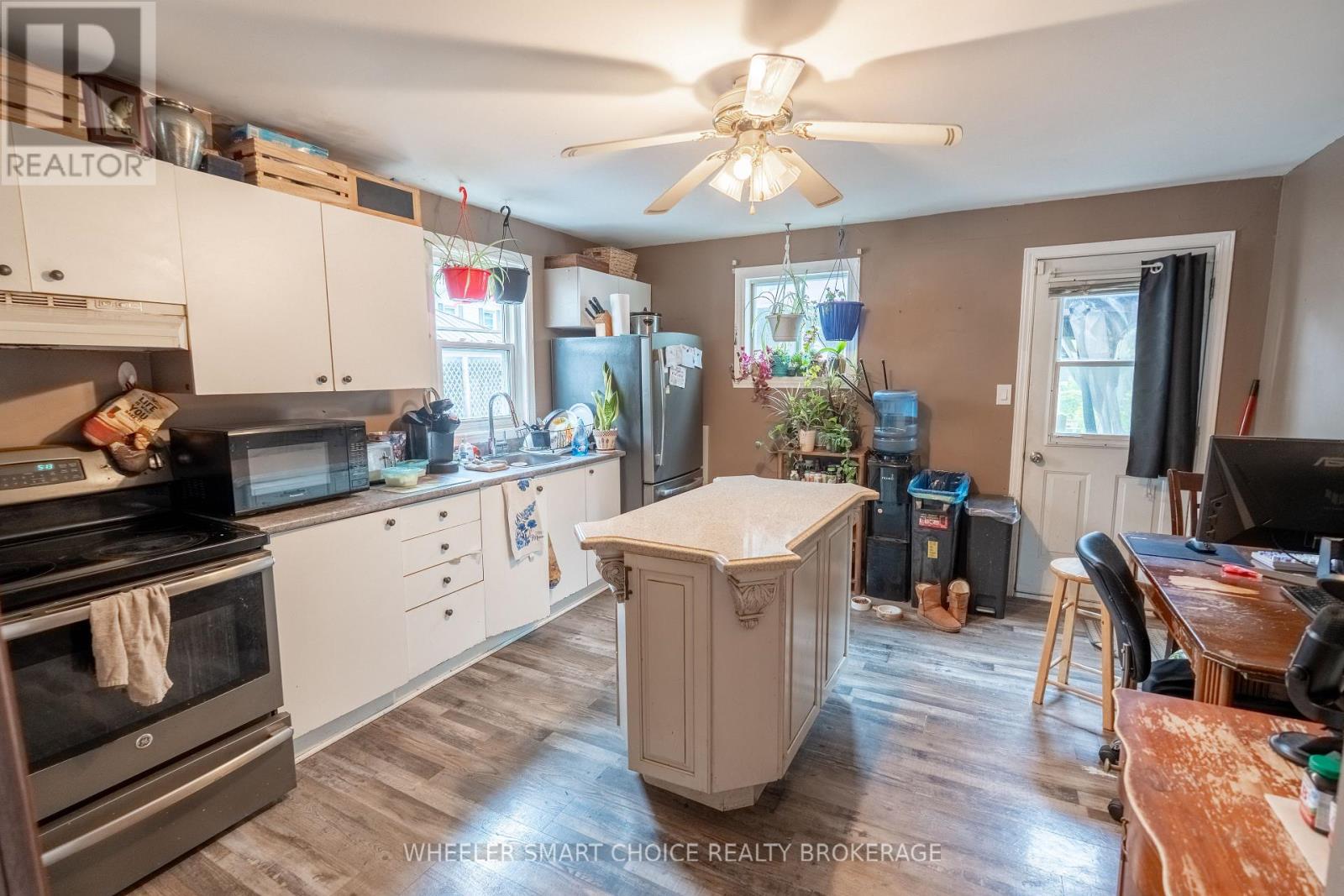 434-436 5TH STREET E - 6
