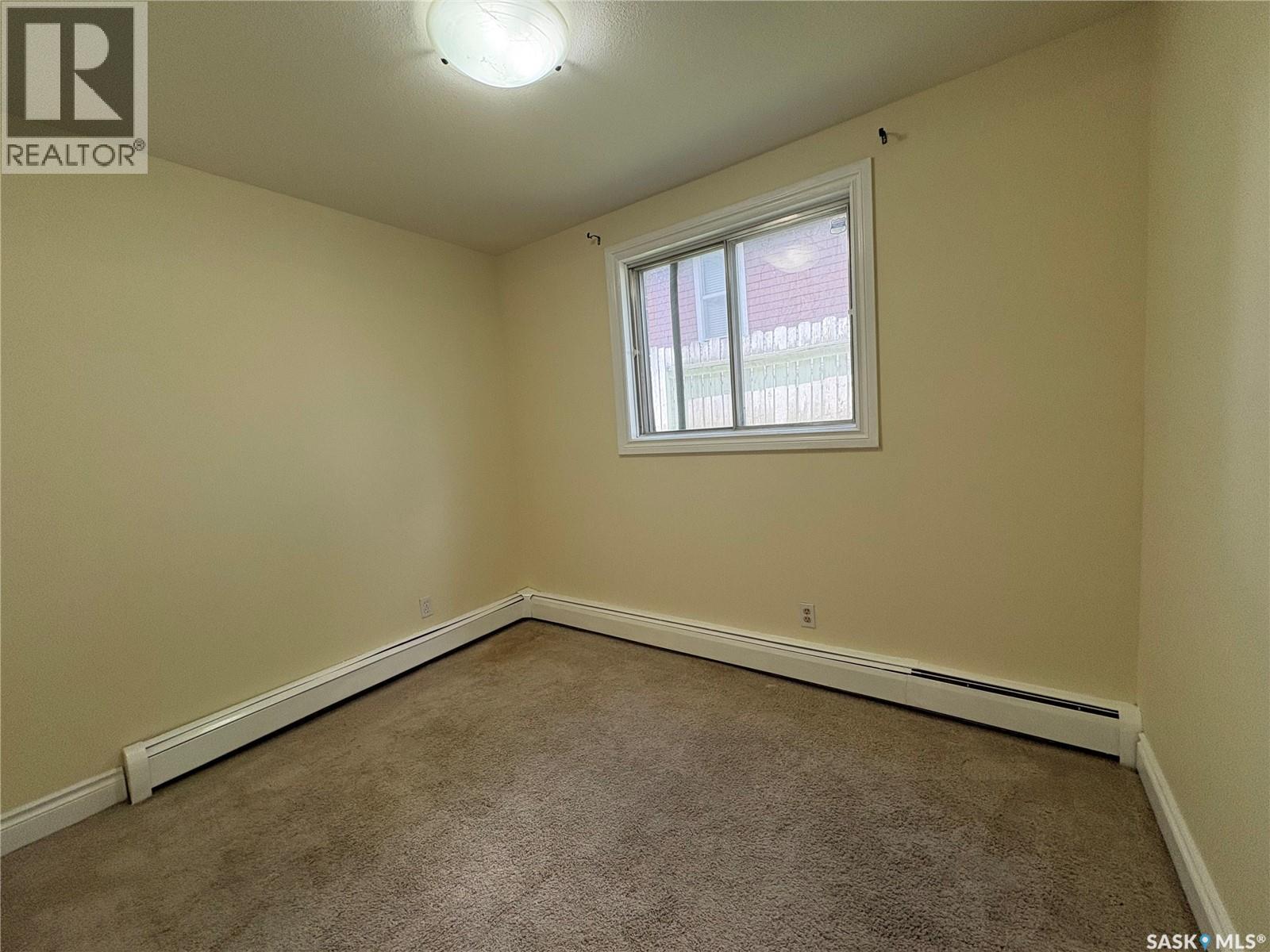 102 920 9th STREET E — photo 21