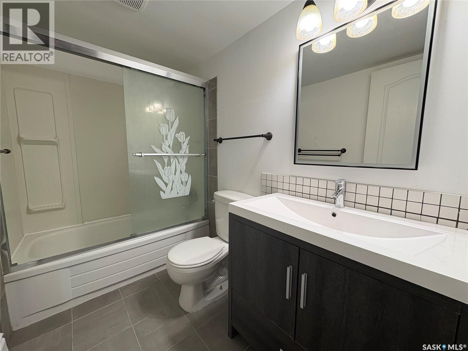 #102 920 9th STREET E - 23