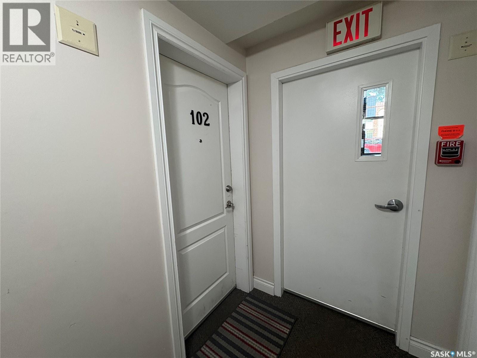 #102 920 9th STREET E - 27