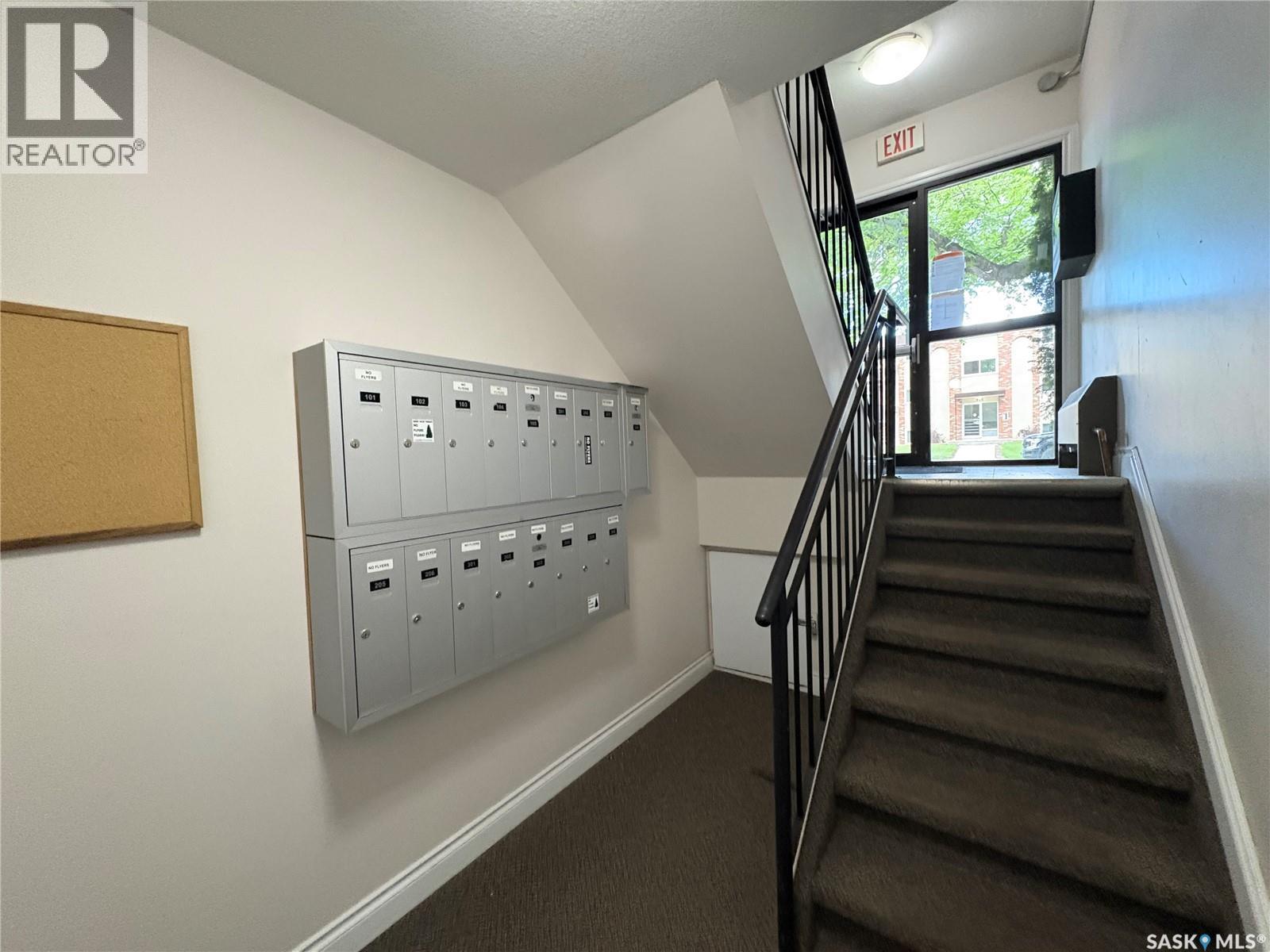 #102 920 9th STREET E - 28