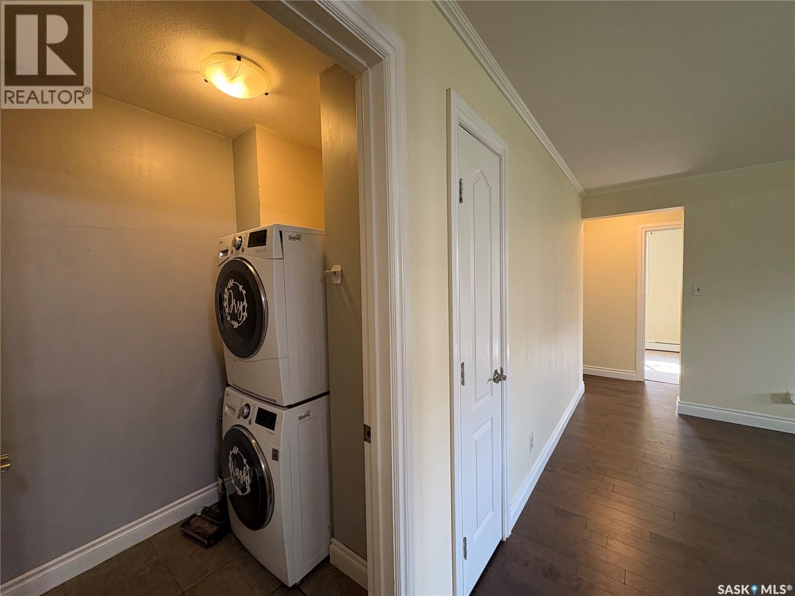 #102 920 9th STREET E - 5