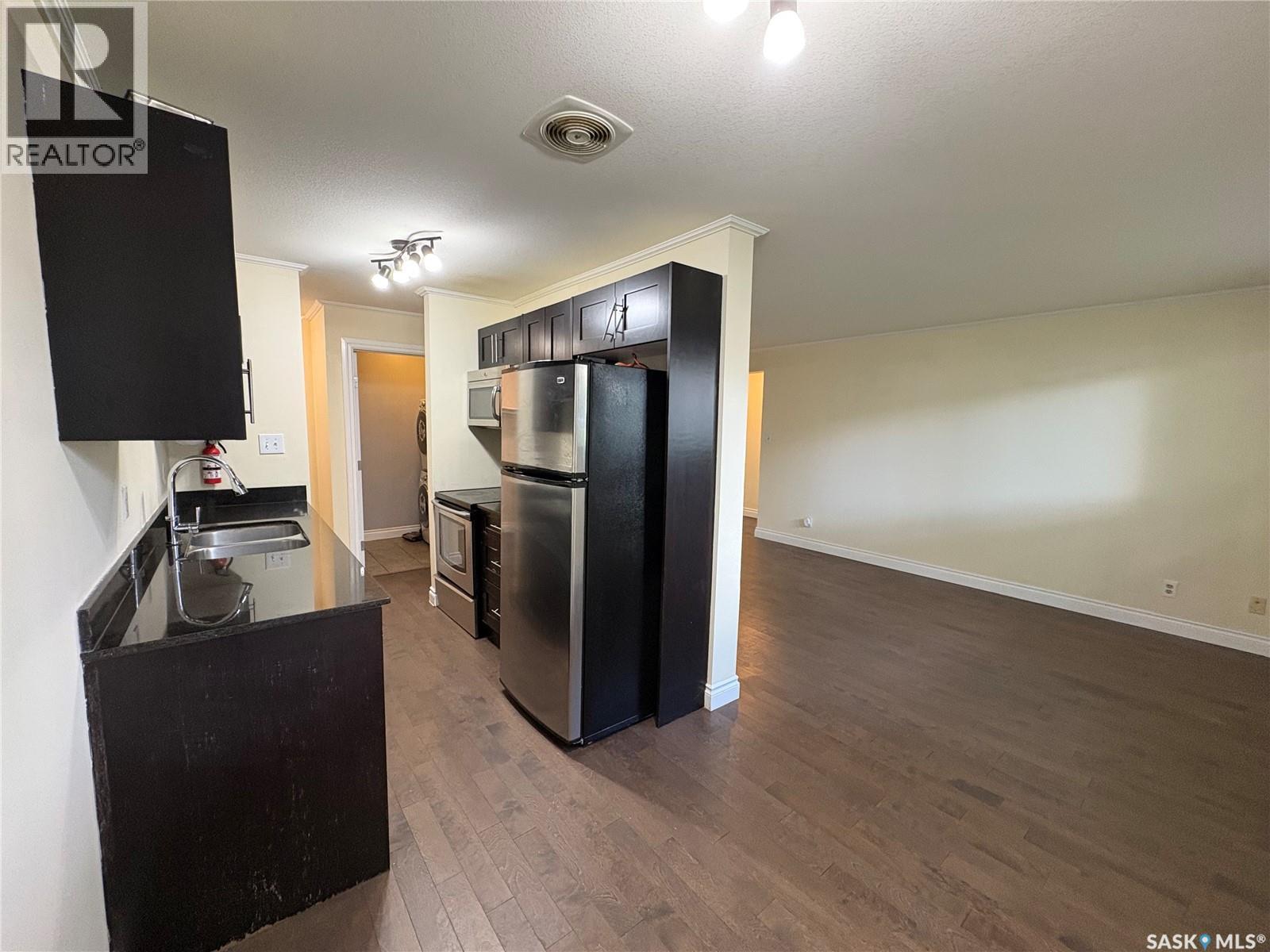 #102 920 9th STREET E - 8