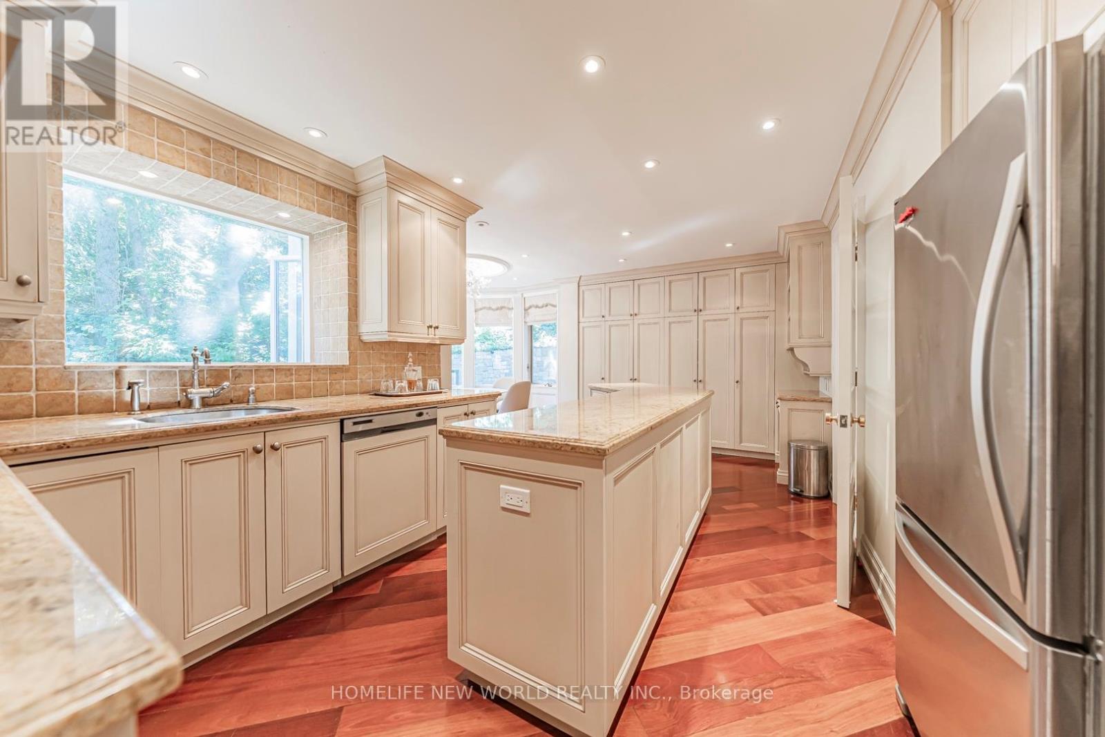 1 CAMPBELL CRESCENT - 10