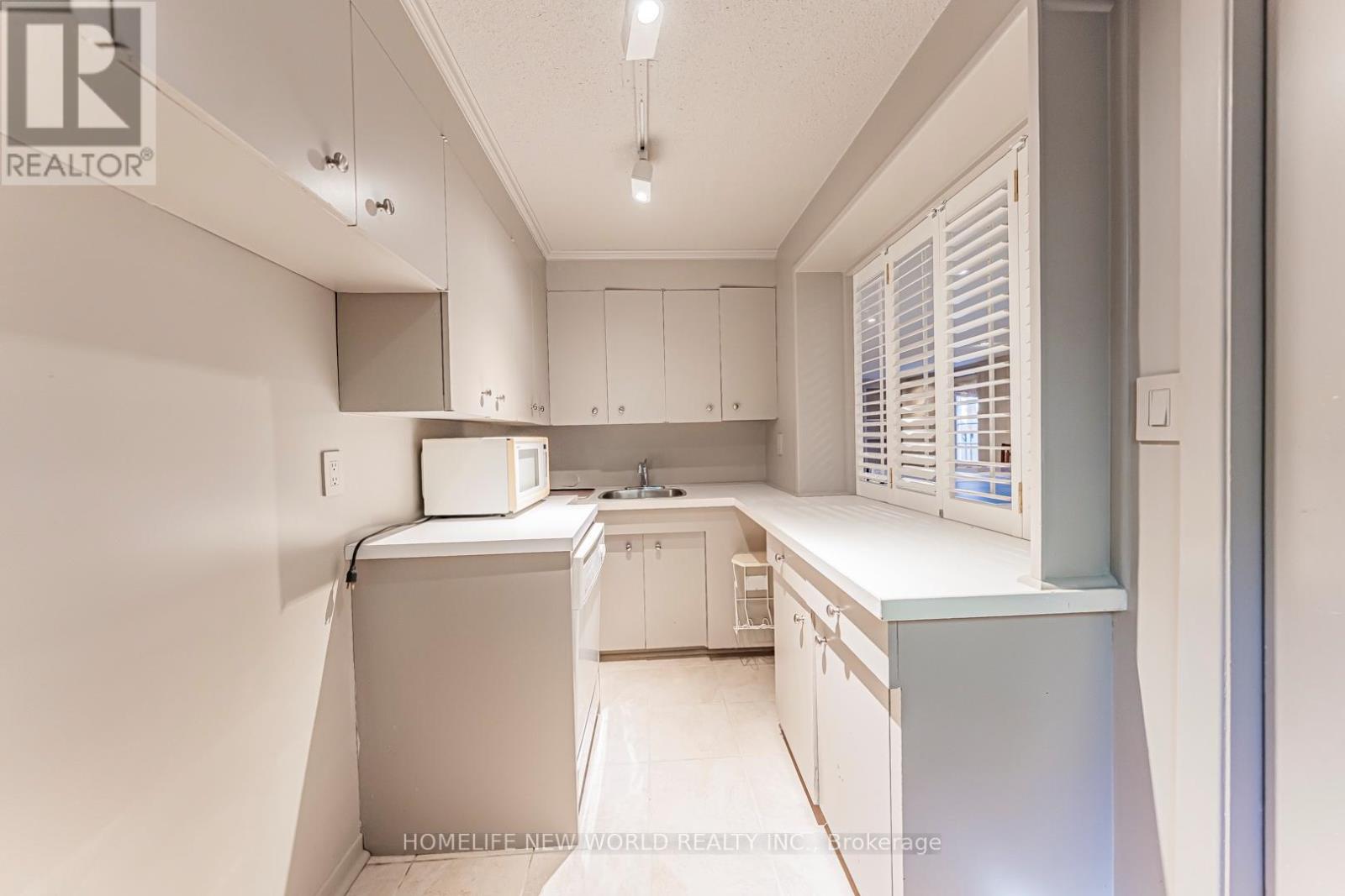 1 CAMPBELL CRESCENT - 24