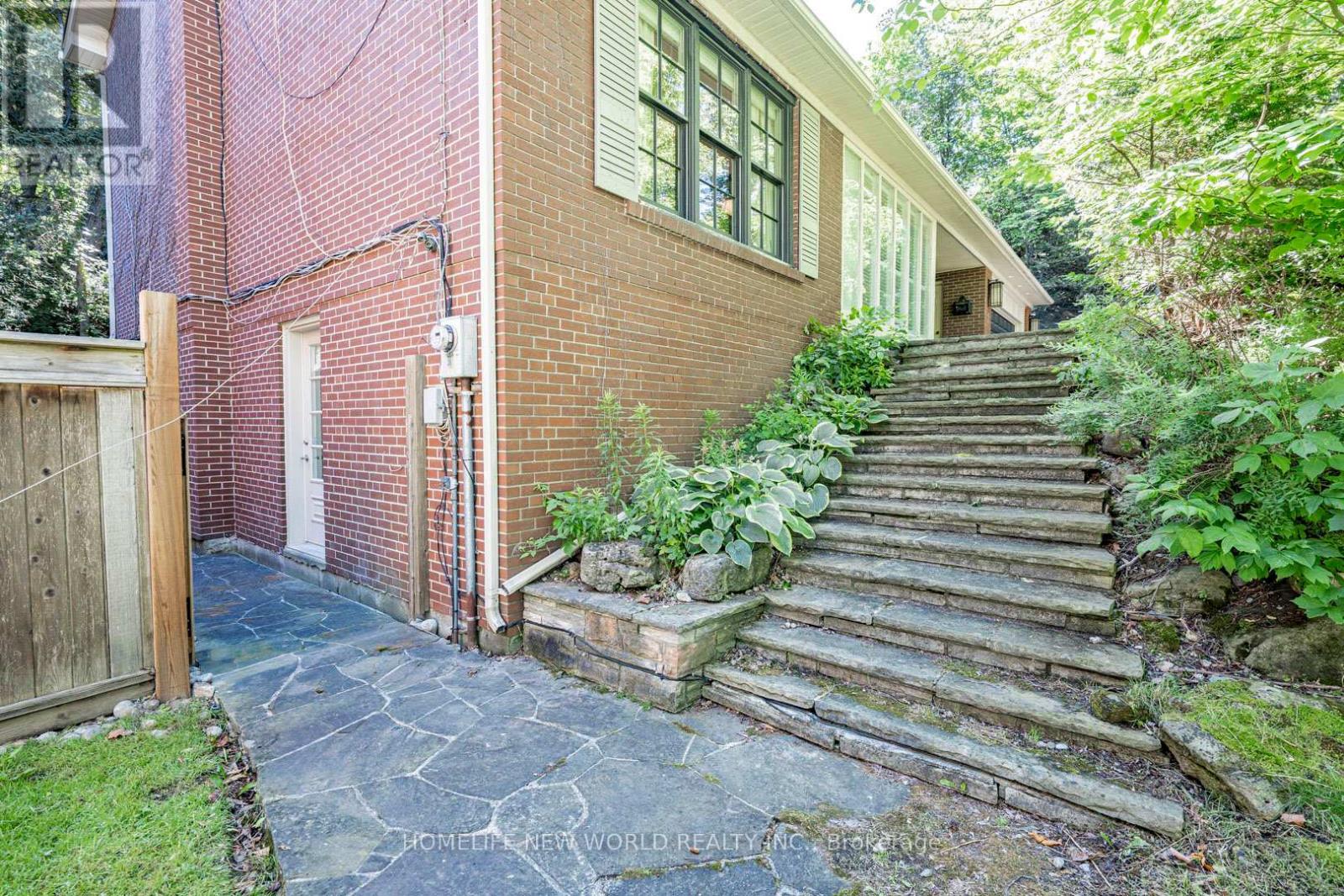 1 CAMPBELL CRESCENT - 25