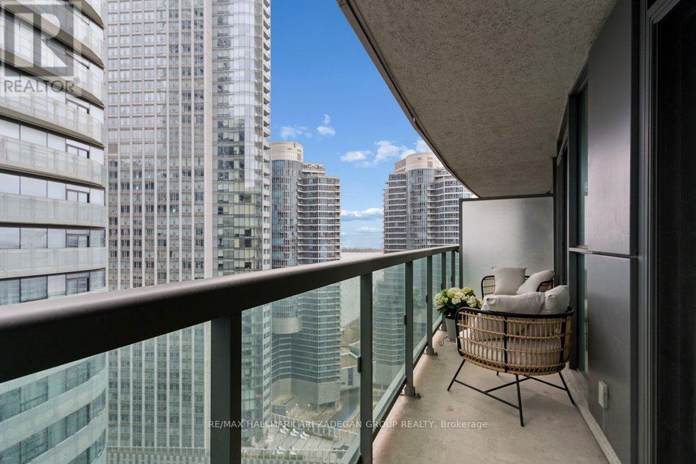 #3108 19 GRAND TRUNK CRESCENT - 17