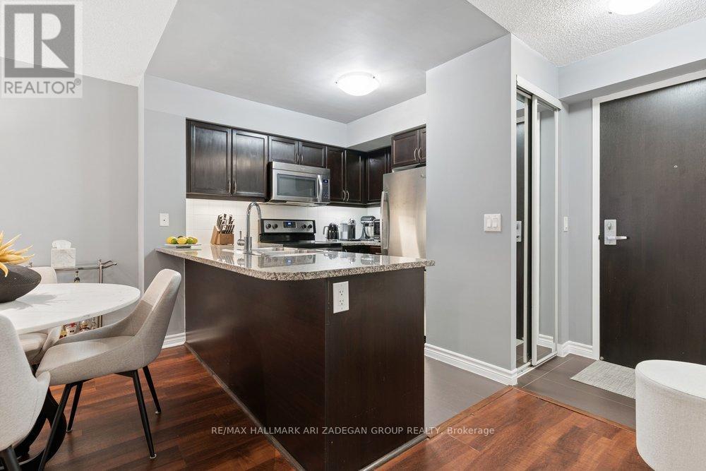 #3108 19 GRAND TRUNK CRESCENT - 9