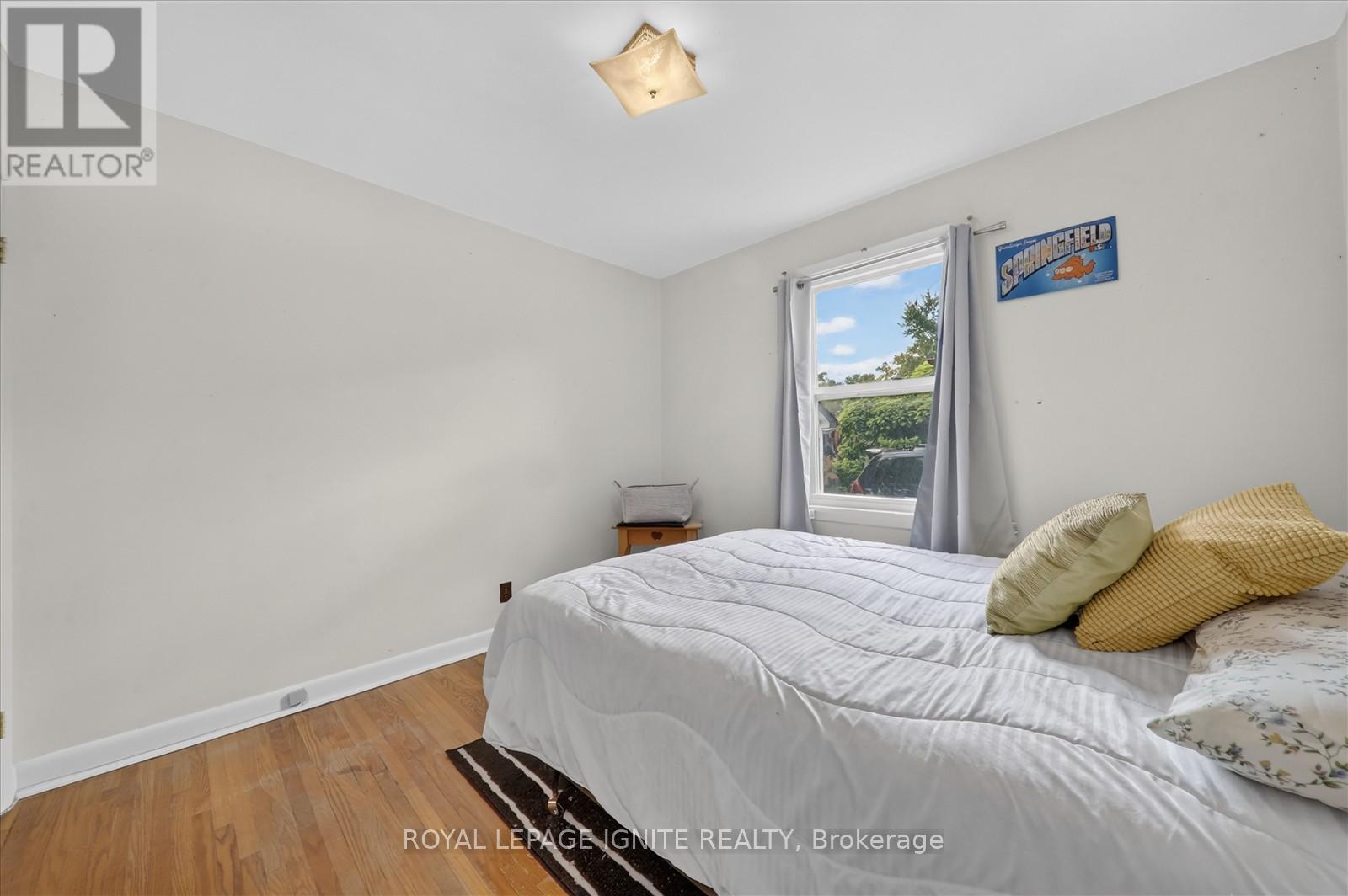 20 ALANBURY CRESCENT - 16