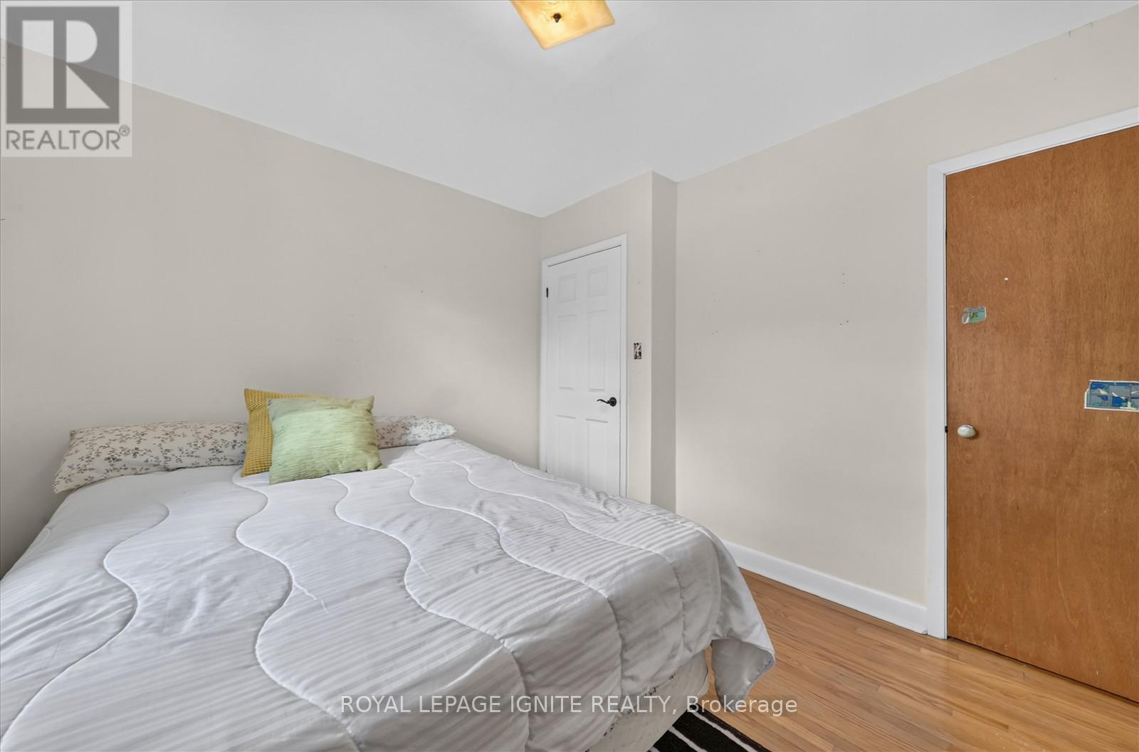20 ALANBURY CRESCENT - 17