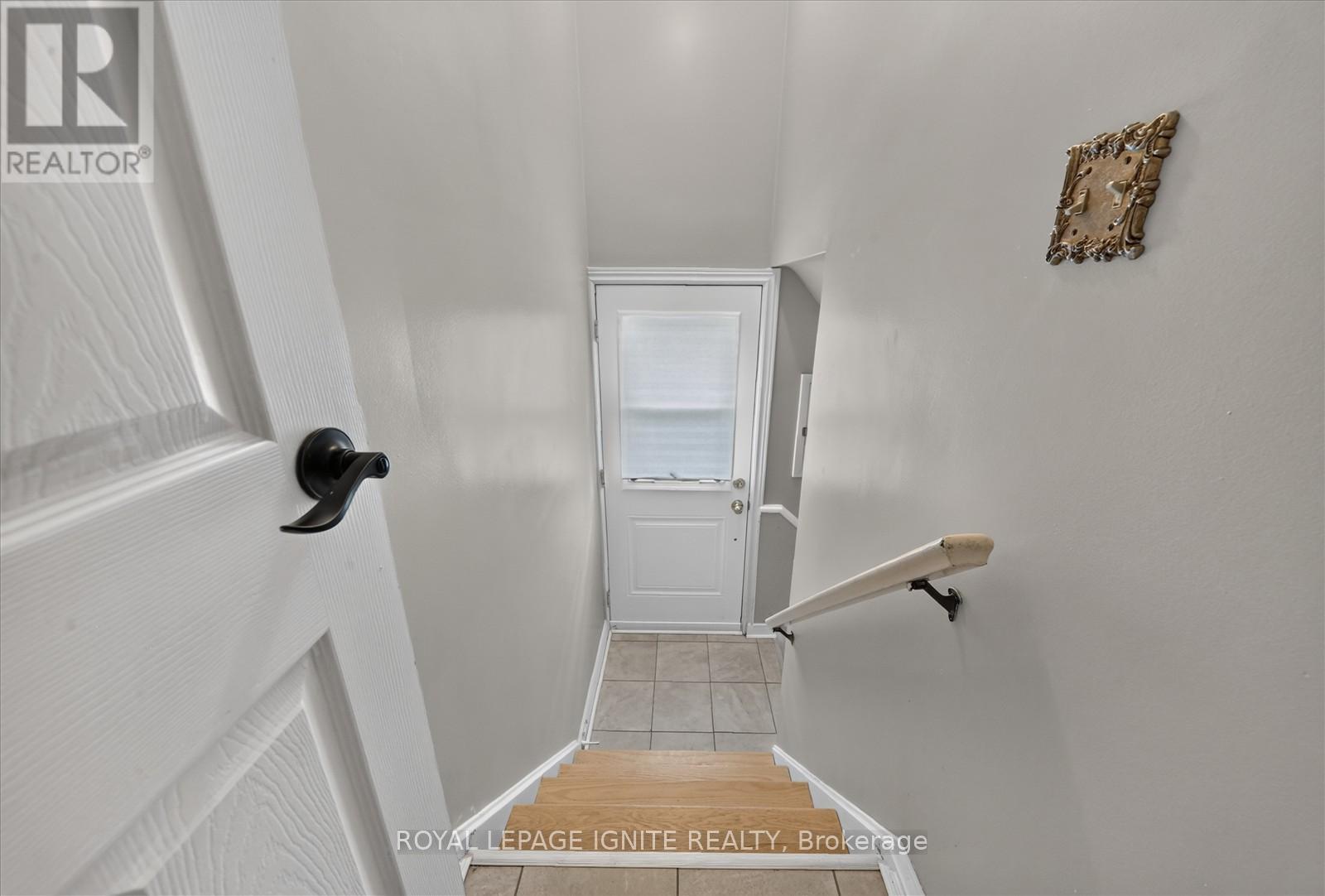 20 ALANBURY CRESCENT - 20