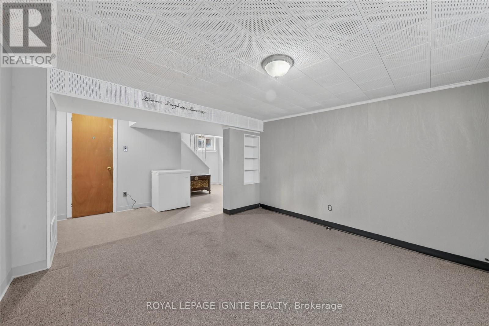 20 ALANBURY CRESCENT - 23
