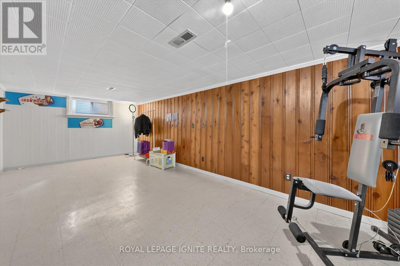 20 ALANBURY CRESCENT - 24