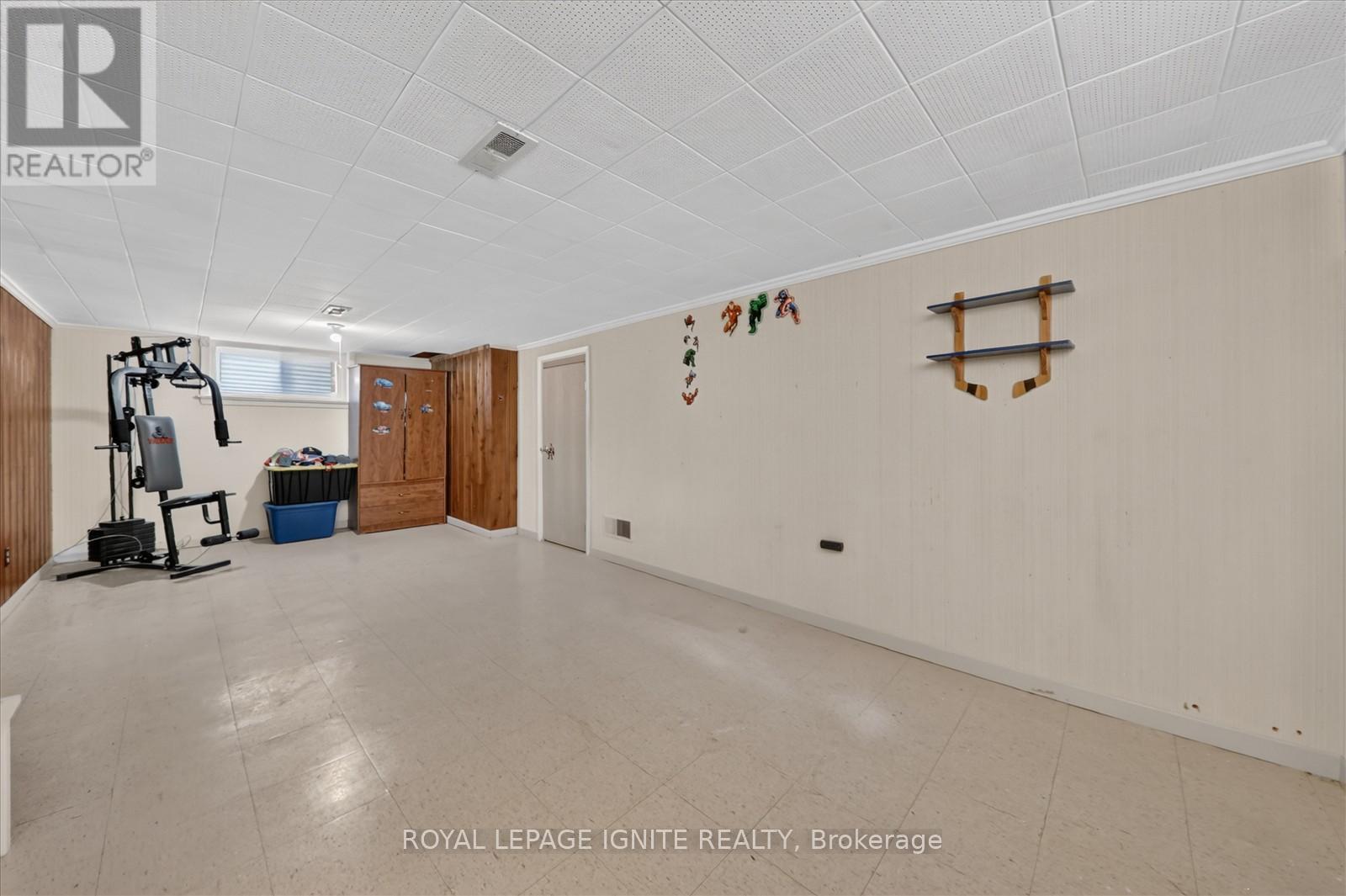 20 ALANBURY CRESCENT - 25