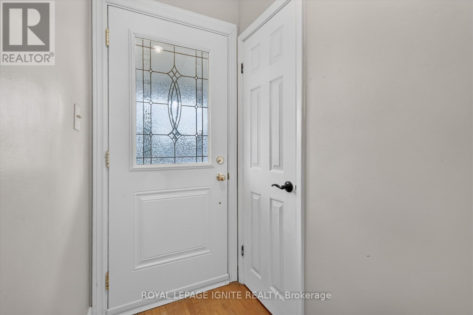 20 ALANBURY CRESCENT - 6