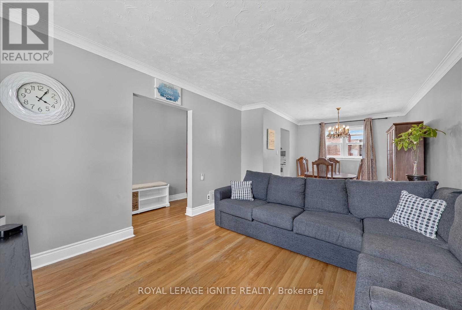 20 ALANBURY CRESCENT - 9