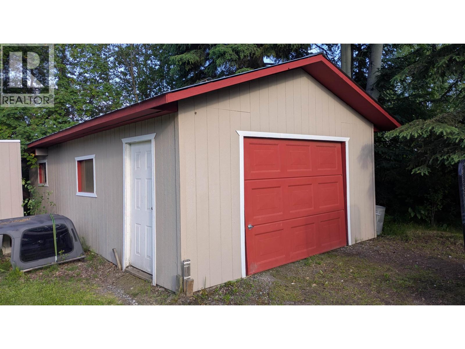 Photo 10 of 11 — 6954 IRENE ROAD · Prince George, BC