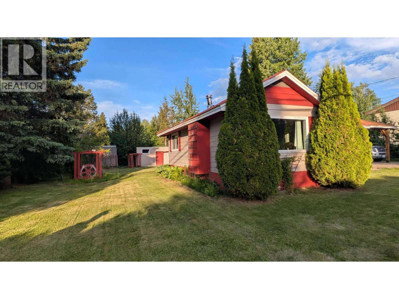 Living room of 6954 IRENE ROAD · Prince George, BC