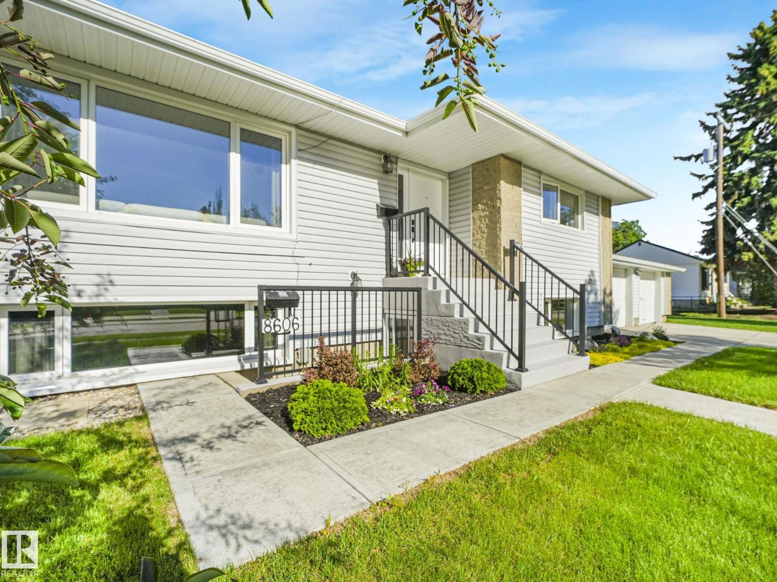 8604/8606 79 ST NW - photo 2