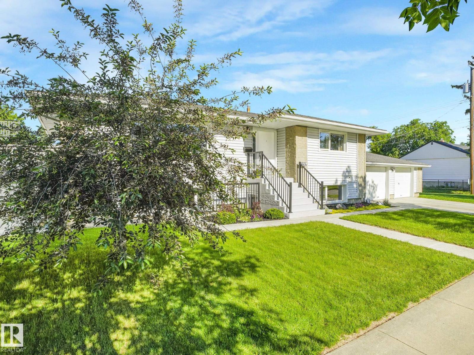8604/8606 79 ST NW - photo 4