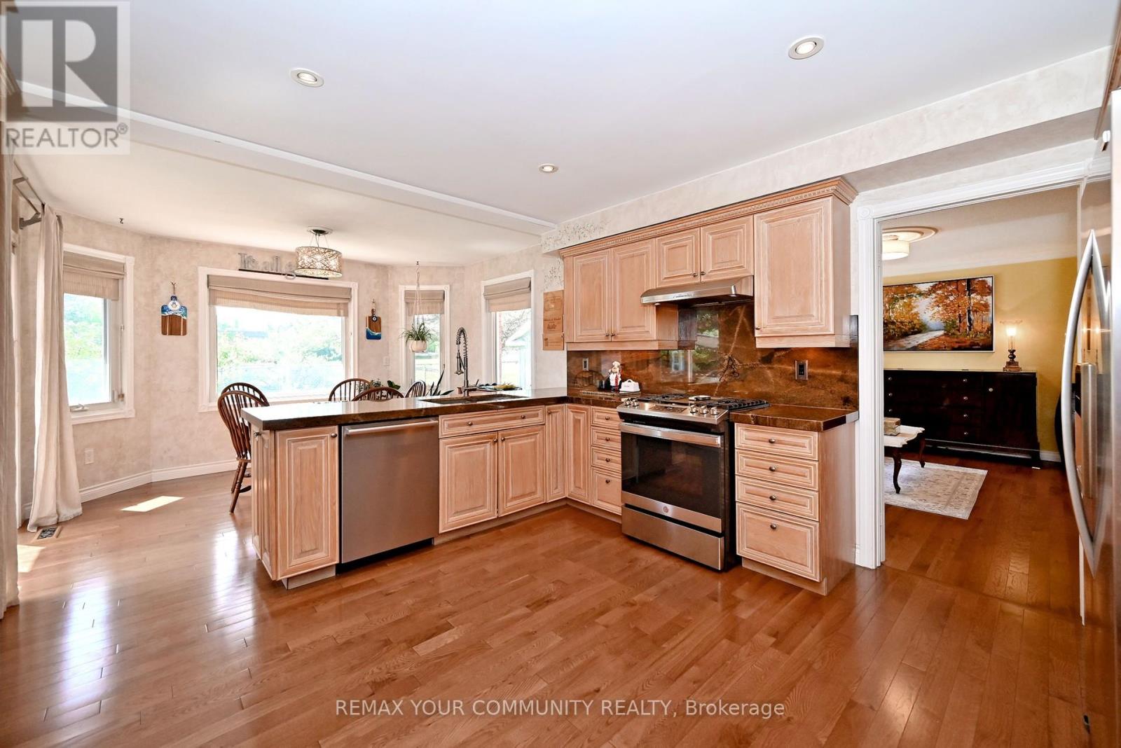 425 EASY STREET - 10