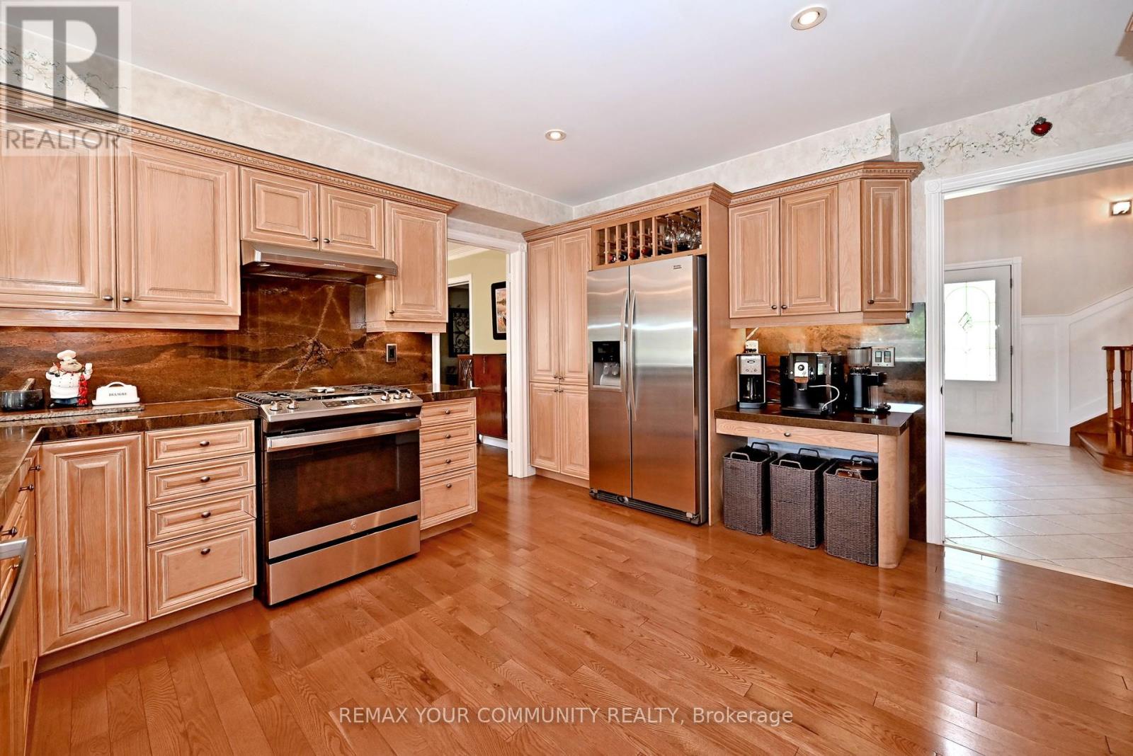 425 EASY STREET - 11