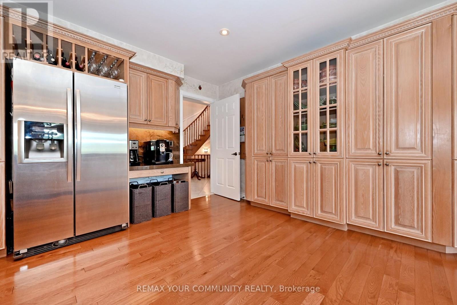 425 EASY STREET - 12