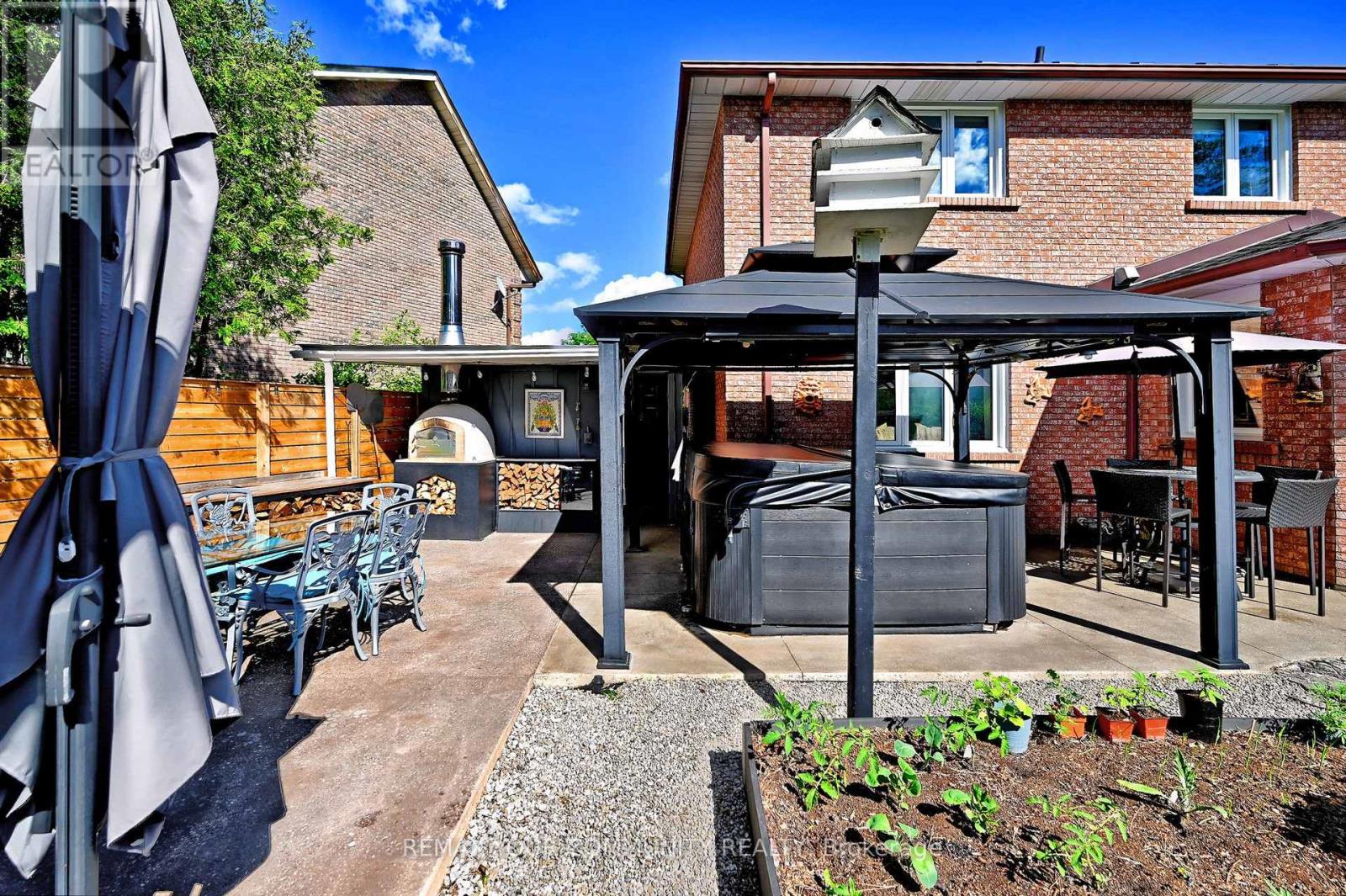 425 EASY STREET - 37
