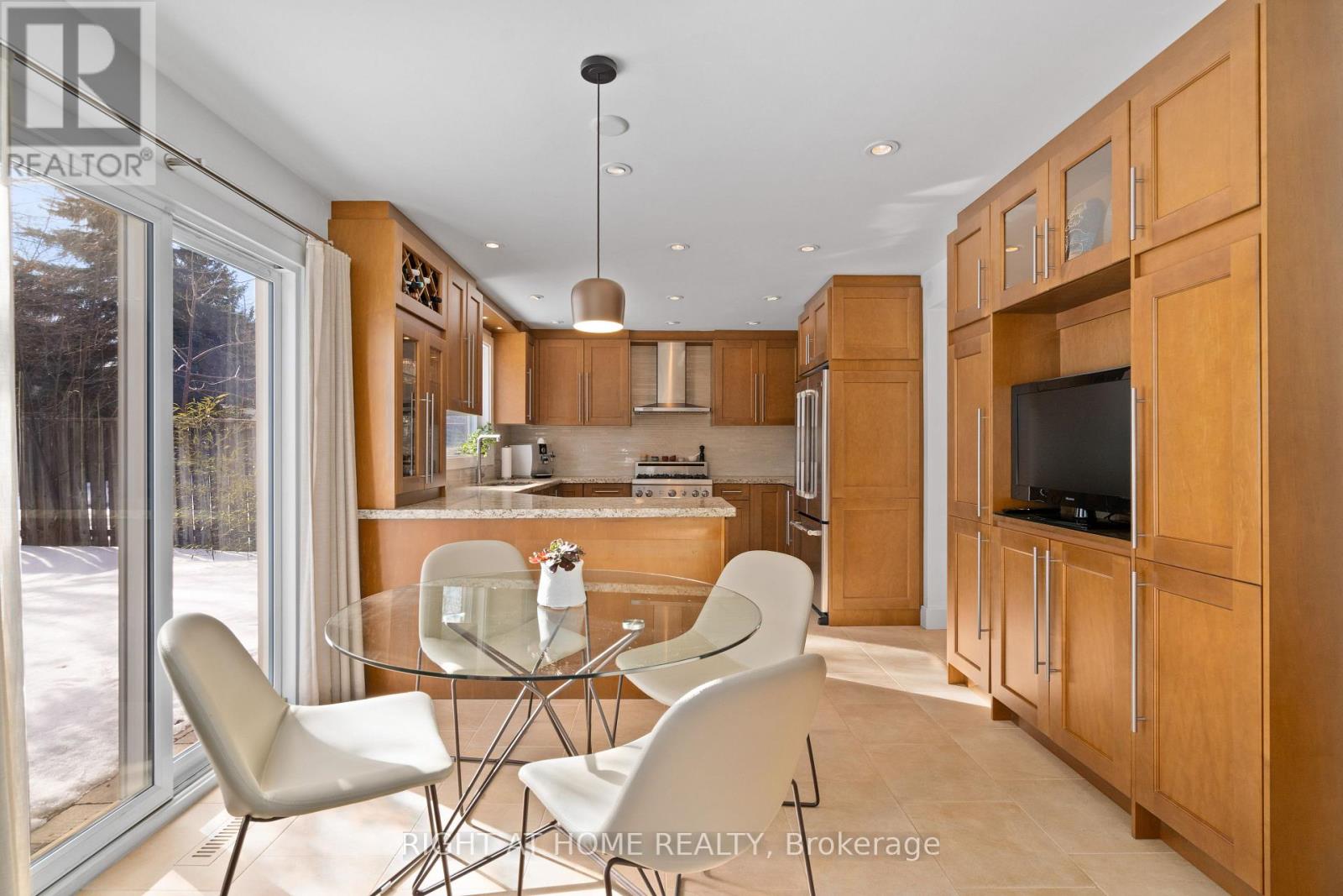 54 LONDON ROAD - 13