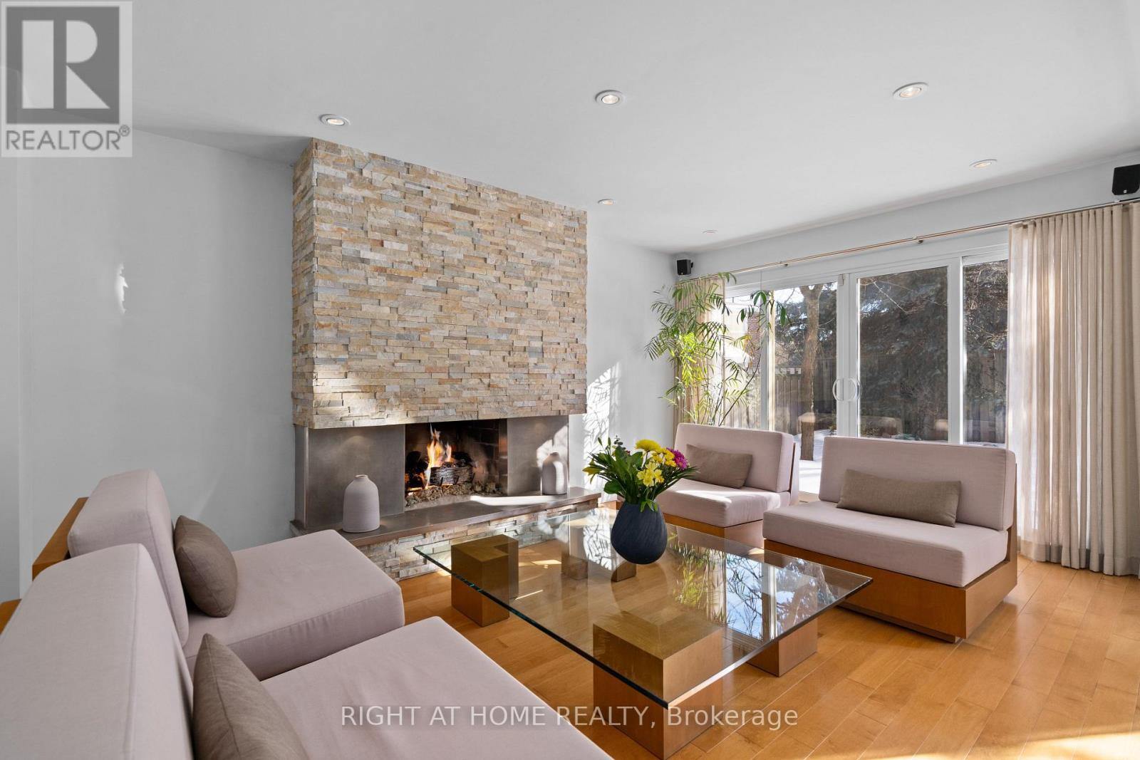 54 LONDON ROAD - 2