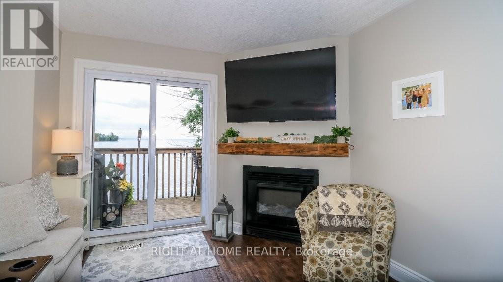 #201 43 OLIVE CRESCENT - 10