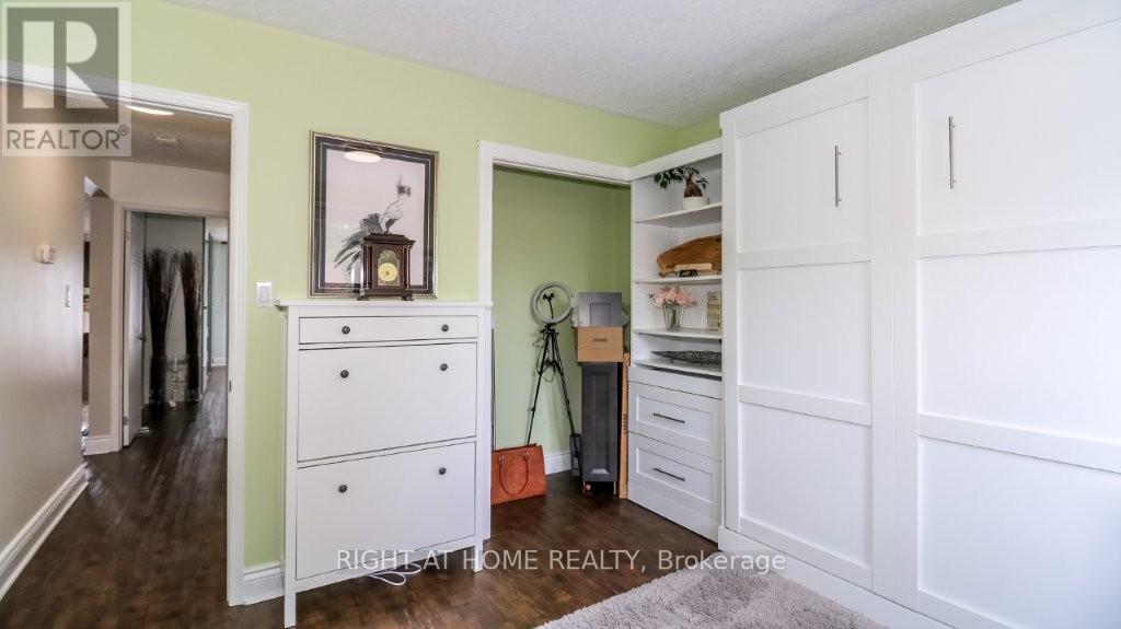 #201 43 OLIVE CRESCENT - 27