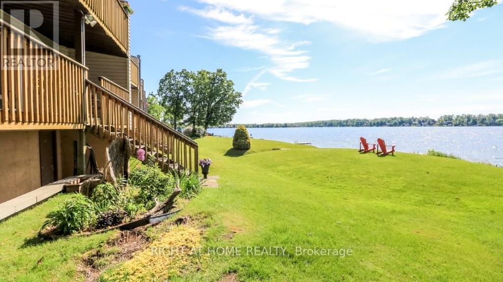 #201 43 OLIVE CRESCENT - 36