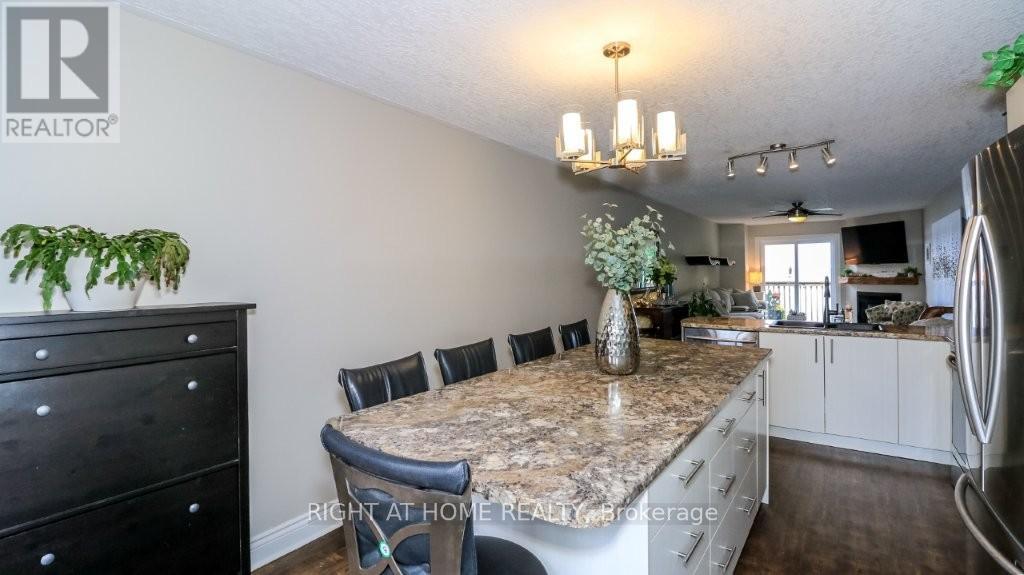 #201 43 OLIVE CRESCENT - 4